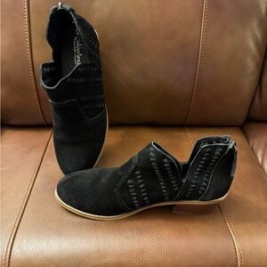 Skechers memory foam black suede casual zip up dressy booties